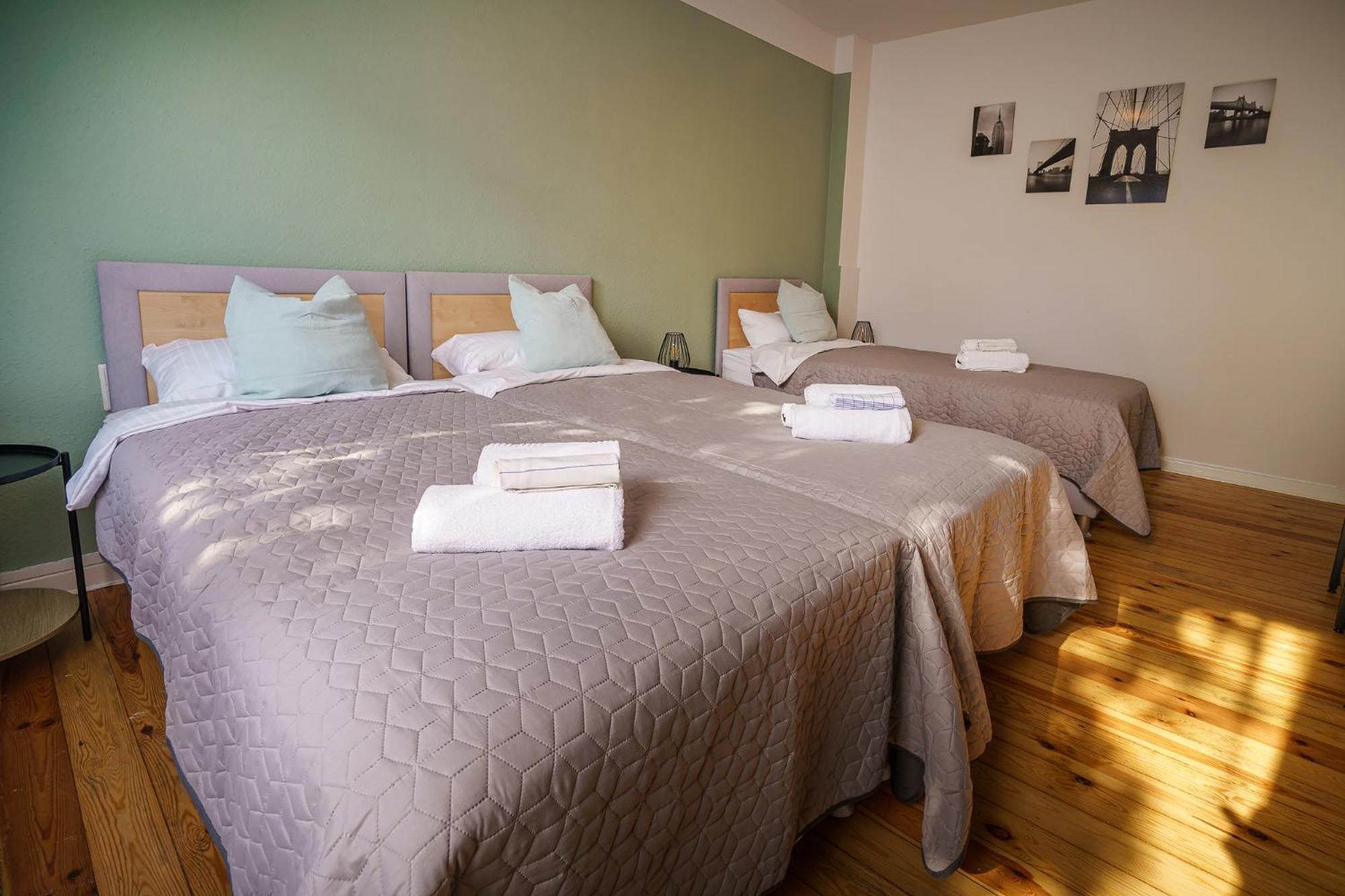 Immostay #8 - Haus Fuer 13 Personen Mit 7 Zimmer - Grosser Garten & Grill, Free Parking, Wlan BRE 外观 照片